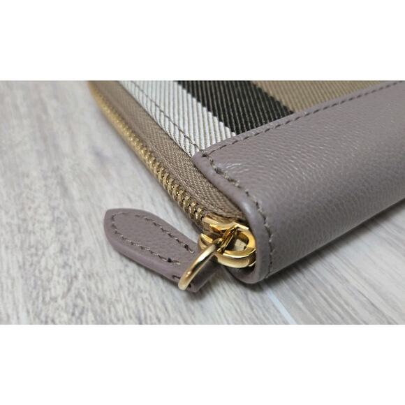 Authentic Burberry Check Large Zip Around Wallet - Grey Mink - MSRP $630 NWT - Picture 4 of 5